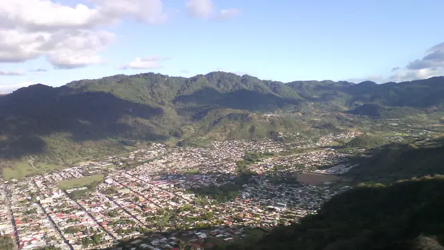 Jinotega en su valle, vista desde la Peña de la Cruz