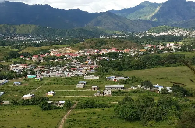 Danlí en su valle rodeado de montañas