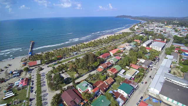 Tela y su costa caribeña vistas desde el aire