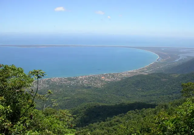 Bahía de Trujillo vista desde la montaña