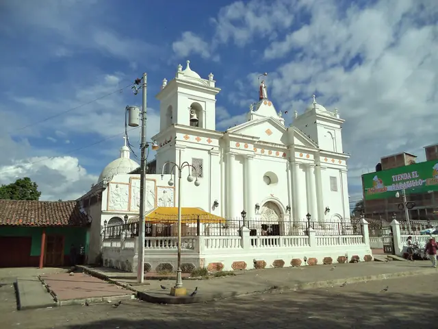 Iglesia blanca del barrio Los Remedios, Sensuntepeque
