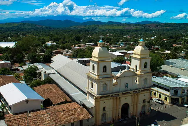 San Vicente y su catedral vistos desde el aire