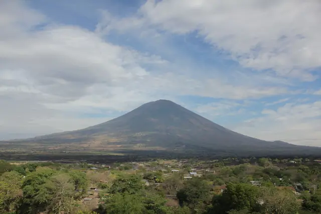 Volcán Chaparrastique, vecino de San Miguel